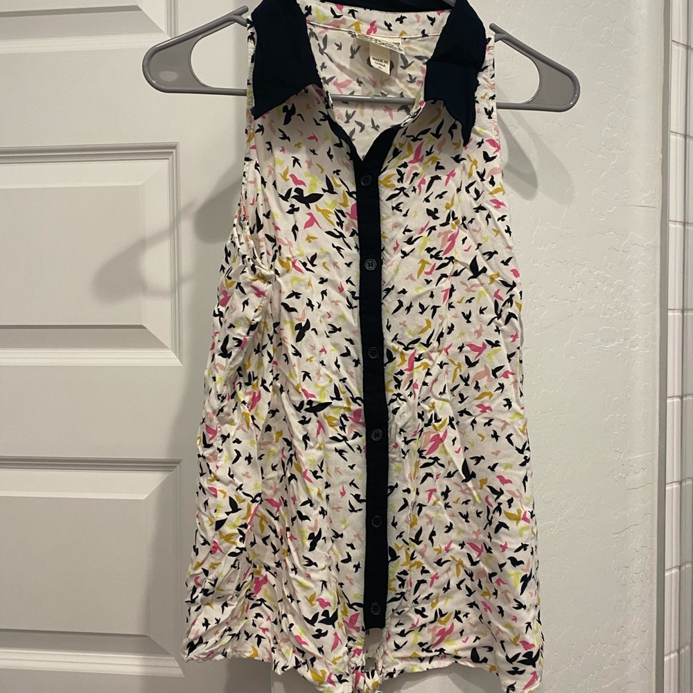 Button down tank